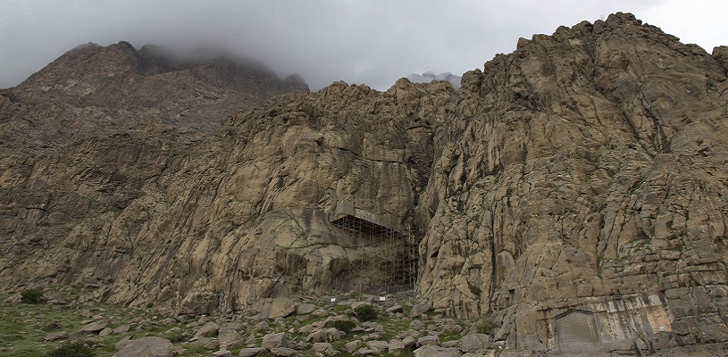 Bisitun feature image - Behistun Historical Site | Behistun Inscription (Bisotun) | Mount Behistun