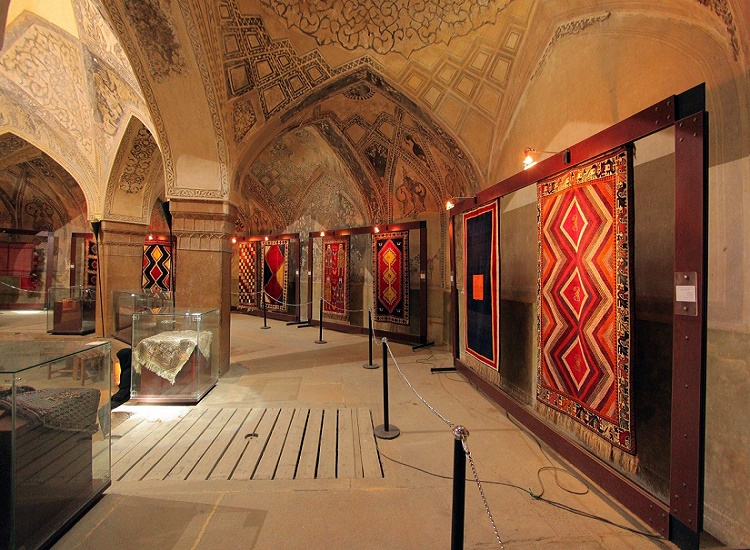 The Persian carpets - Persian handicraft, Tehran Carpet Museum of Iran - Tehran, Iran