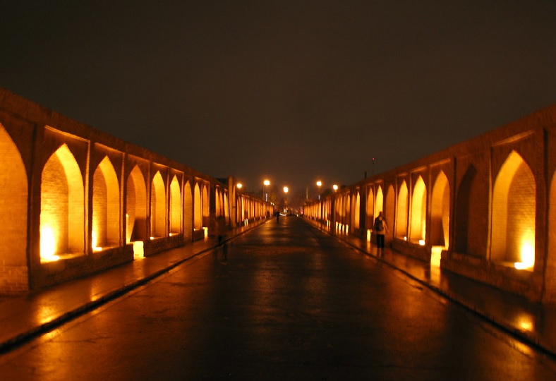 Si o se pol 2 - Si O Se Pol Bridge | Isfahan, Iran | The Allahverdi Khan Bridge