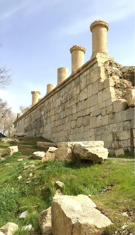 anahita pillars - Anahita Temple of Kermanshah (Kangavar), Iran