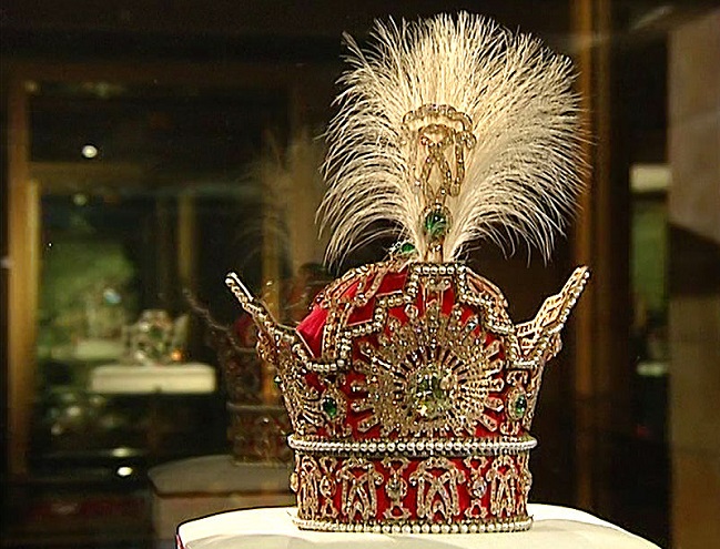 Pahlavi_Crown, National Jewelry Treasury, Tehran, Iran - the treasury of national jewels