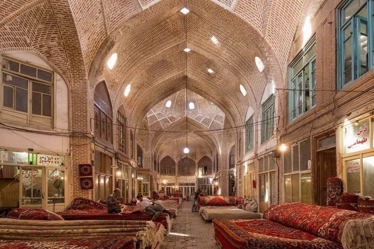 carpet sellers of bazaar - Tabriz Grand Bazaar (Tabriz Bazaar) - Iran