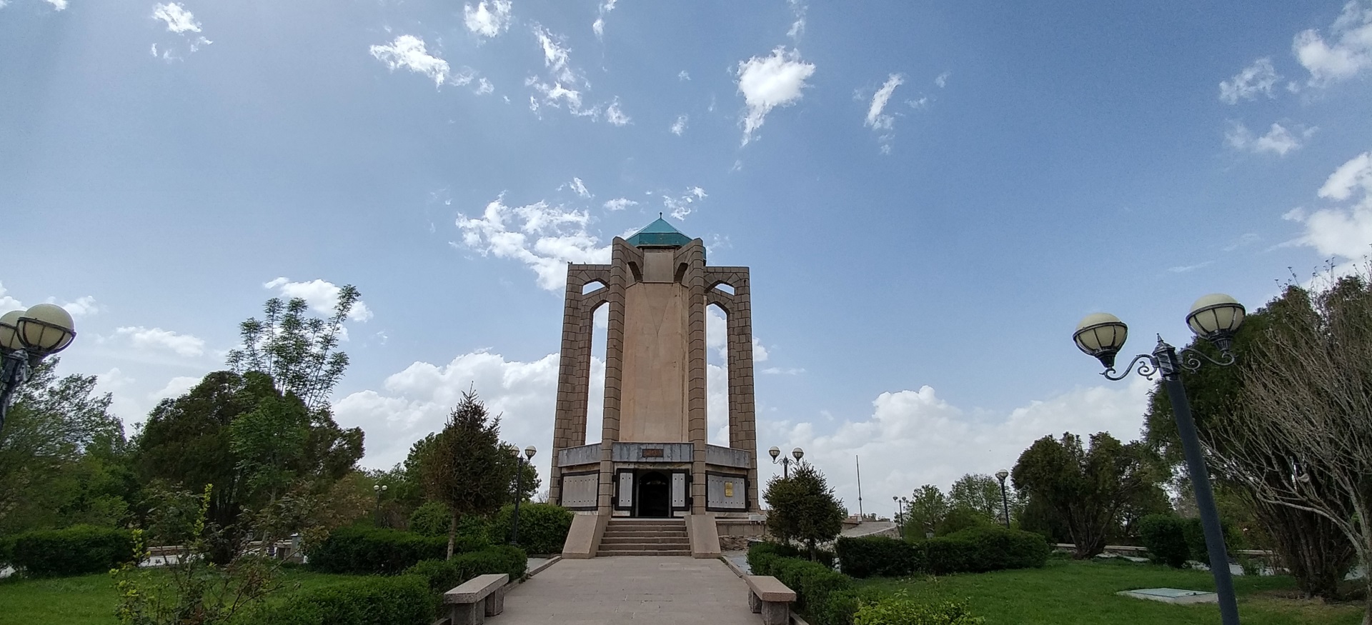HAMADAN BABA TAHER ORYAN MAUSOLEUM - IRAN TRAVEL, TRIP TO IRAN