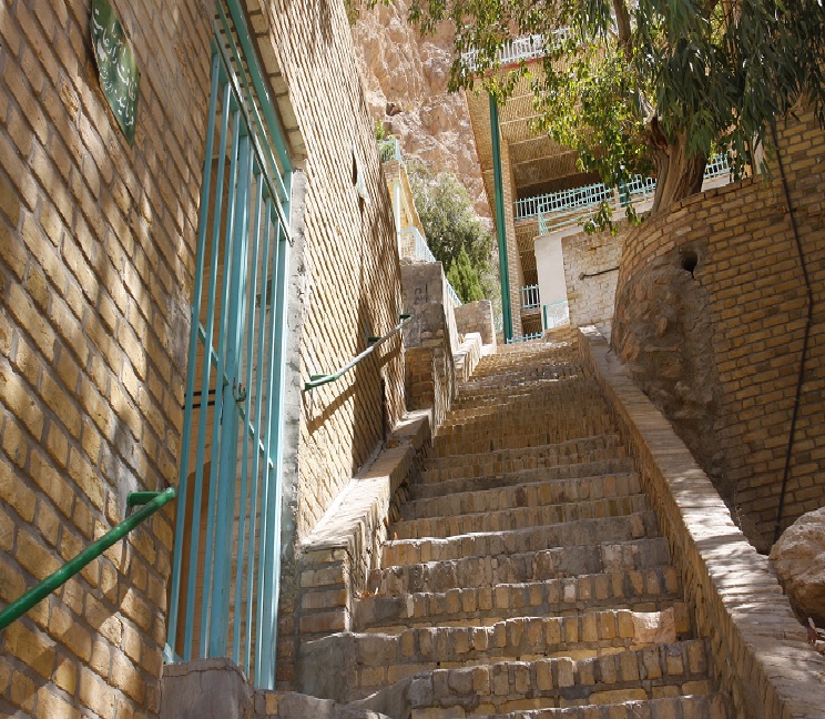 fire temple, pir-e sabz, ardakan, yazd, iran