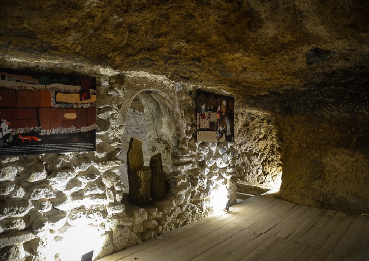 interior, inside, cave house, troglodyte, meymand village, kerman, iran