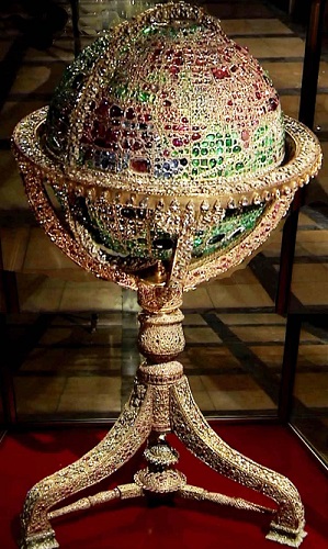 golden globe resize - Treasury of National Jewels (Tehran, Iran)