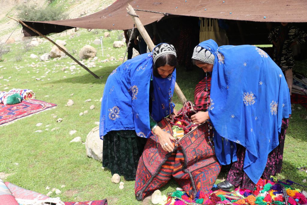 tribal clothes, nomadic costumes, iran nomads