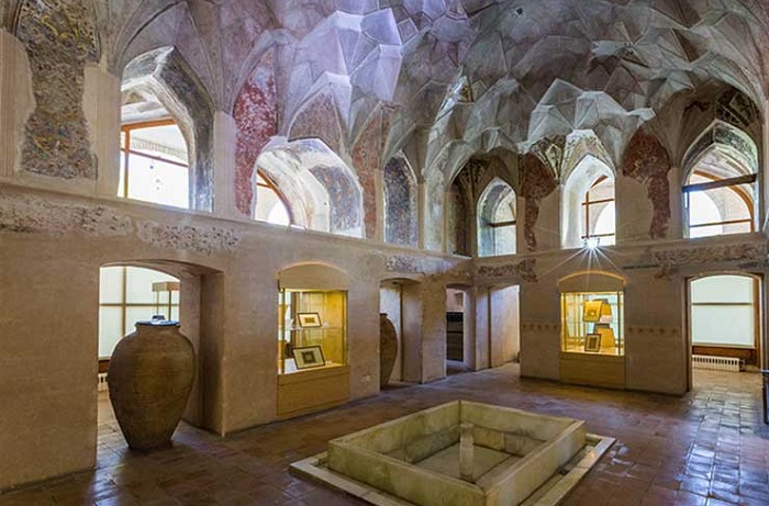 architecture of the Chehel Sotoun of Ghazvin