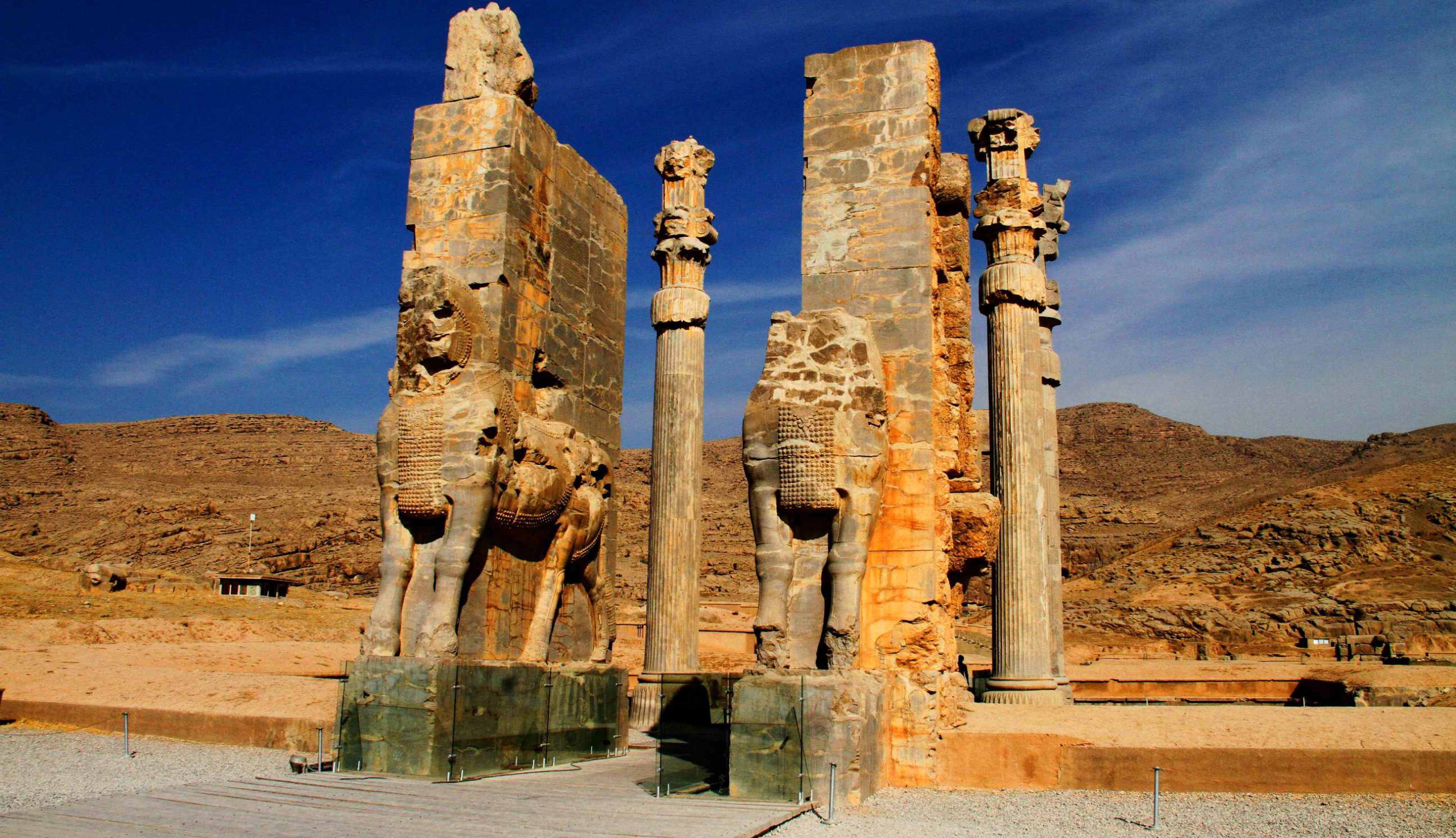 How Do I Get from Shiraz to Persepolis